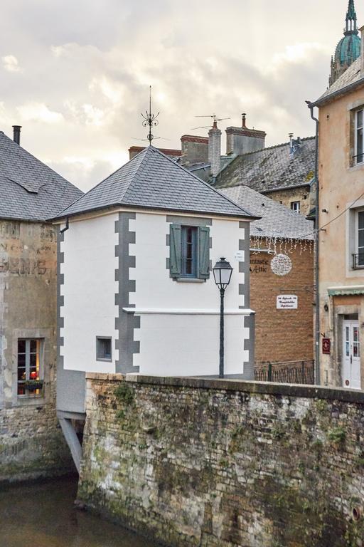 La Plus Petite Maison De France Bayeux Room photo